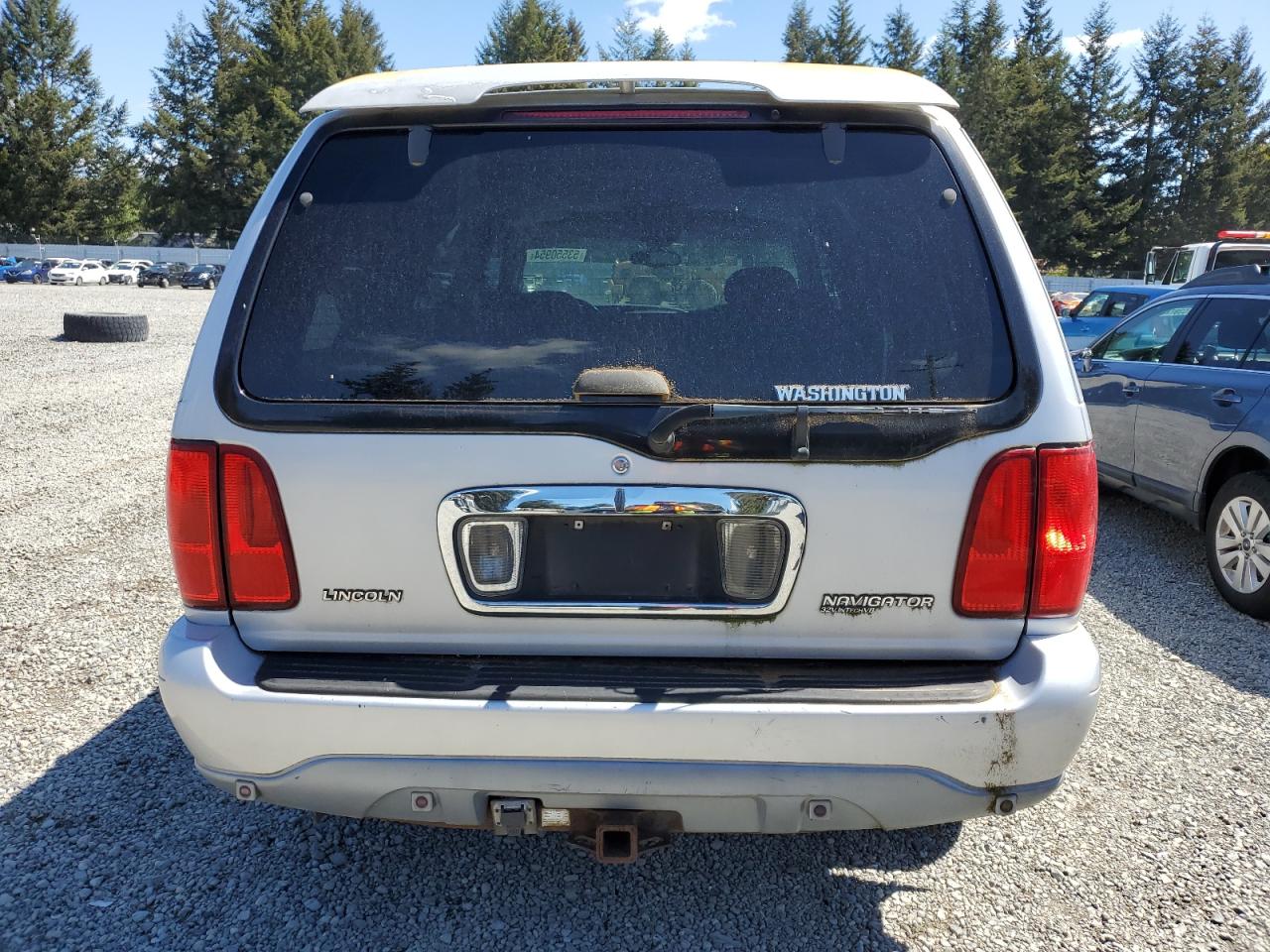 2000 Lincoln Navigator VIN: 5LMFU28A6YLJ31167 Lot: 53550954