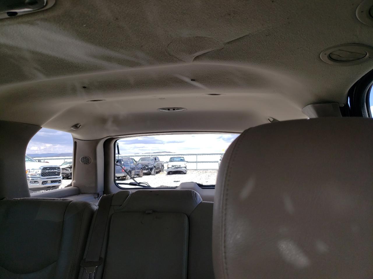 2003 Chevrolet Tahoe - Image 10