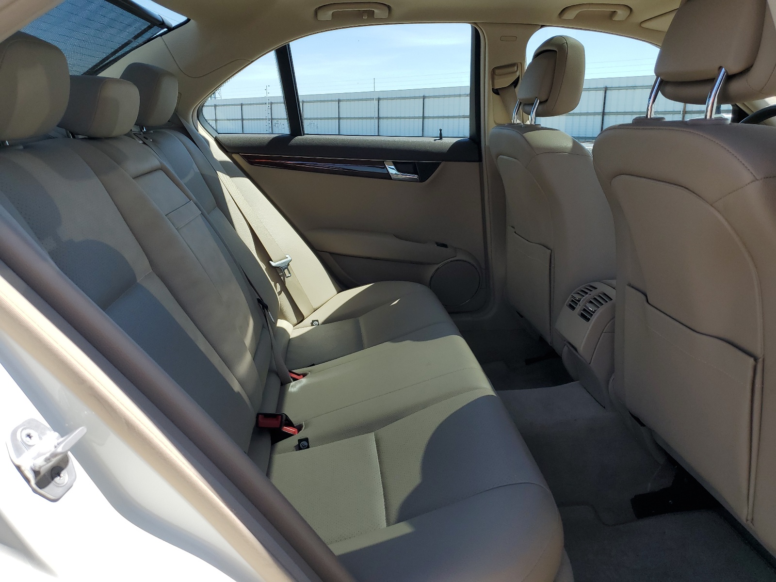 WDDGF5EB6BA512773 2011 Mercedes-Benz C 300