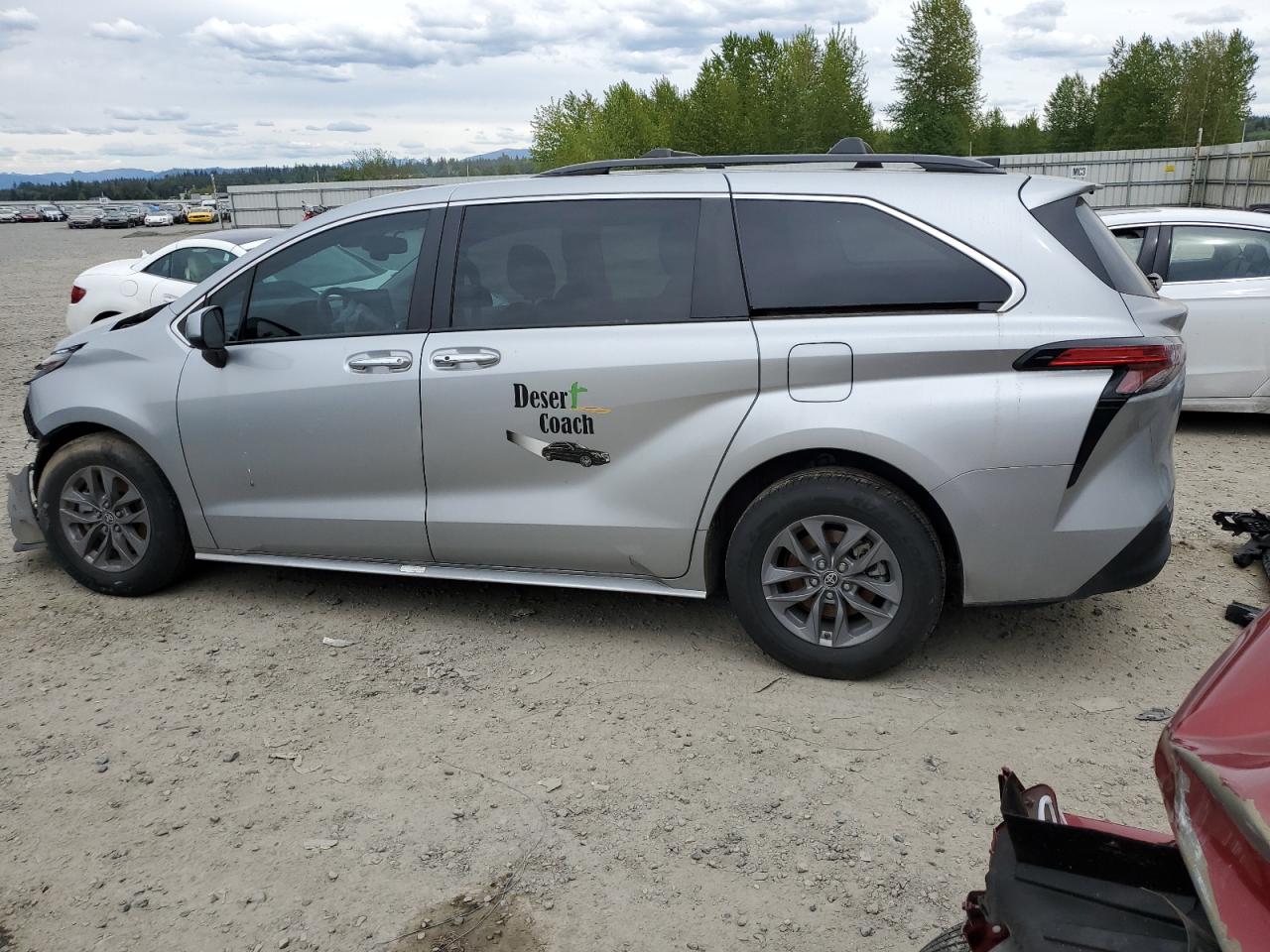 5TDYRKEC4NS081872 2022 Toyota Sienna Xle