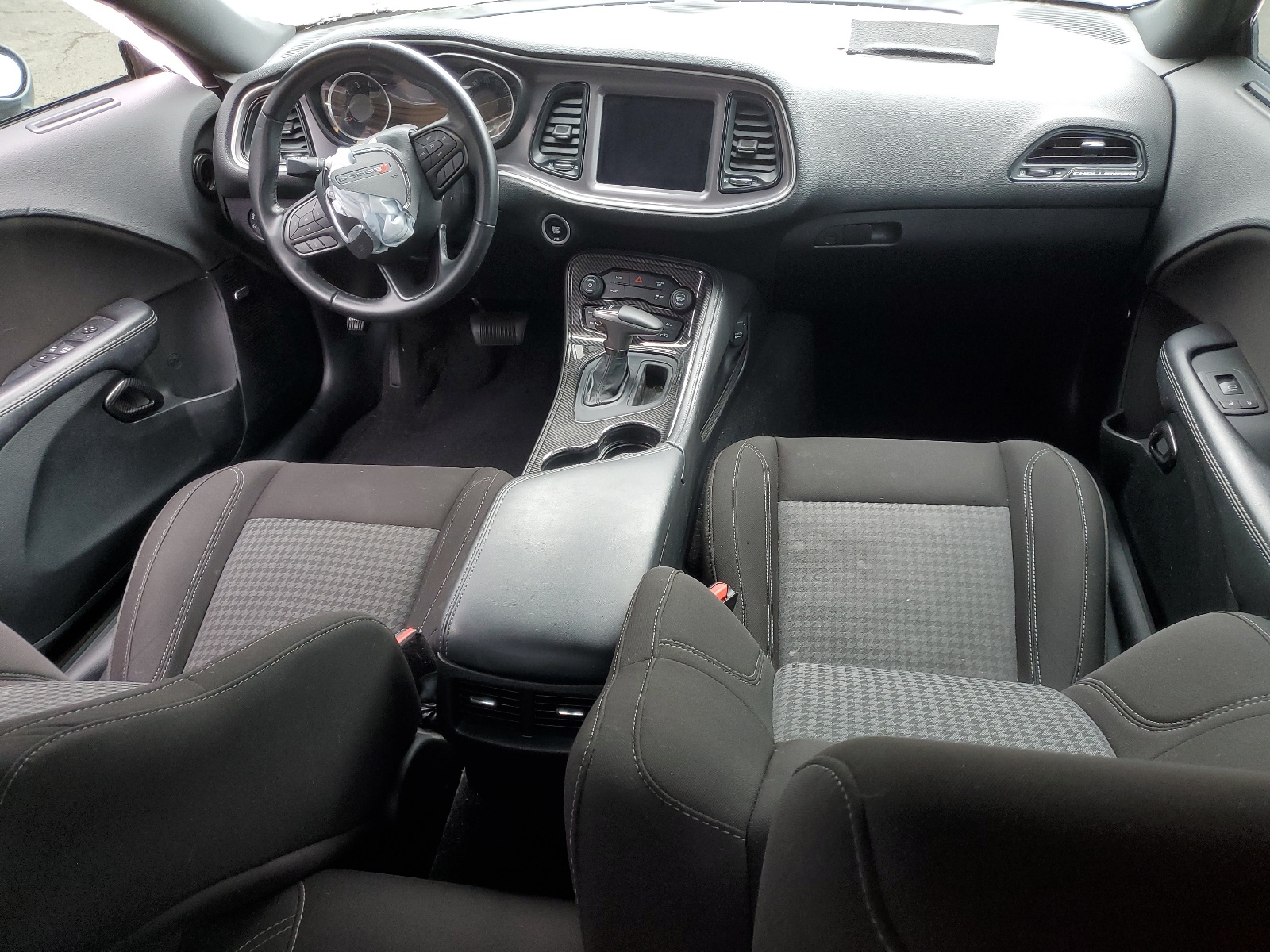 2C3CDZAG6LH206039 2020 Dodge Challenger Sxt