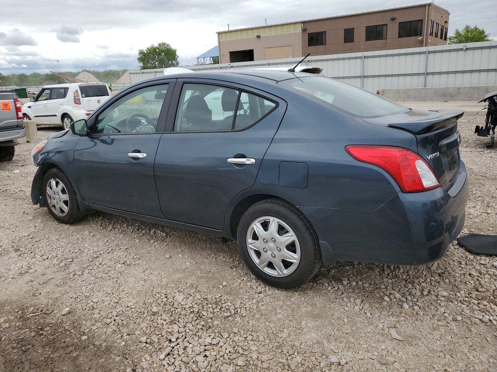 3N1CN7AP4GL879635 2016 Nissan Versa S
