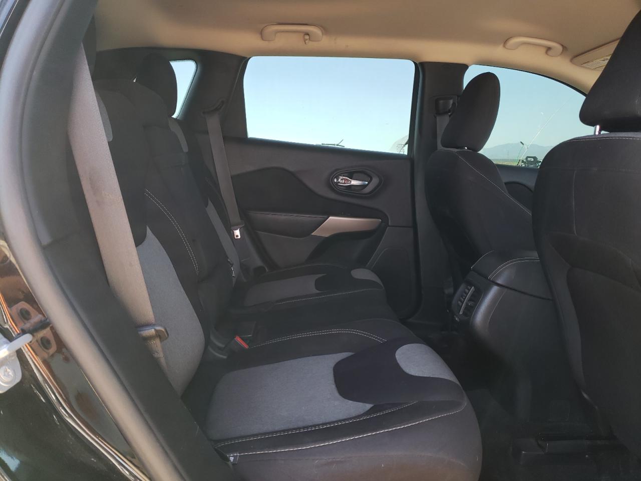 2017 Jeep Cherokee Sport VIN: 1C4PJLABXHD218867 Lot: 55662494