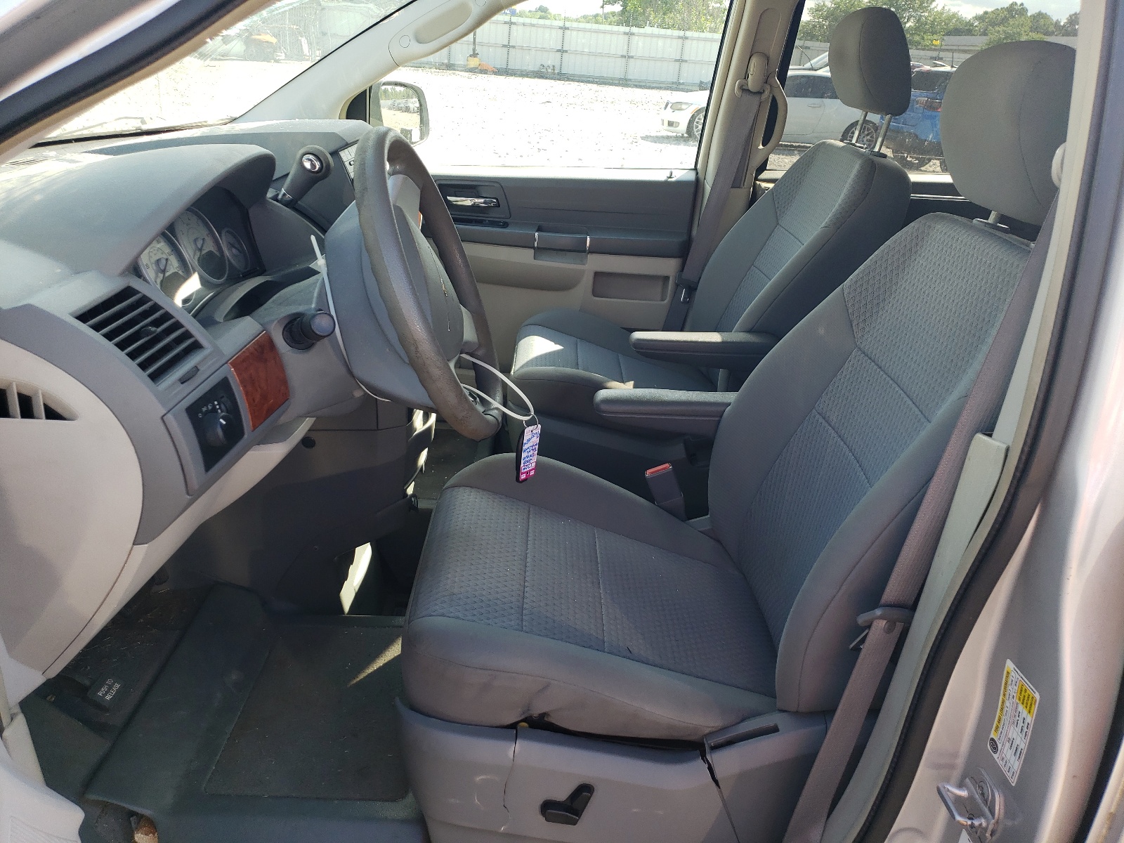 2A8HR44H08R779443 2008 Chrysler Town & Country Lx