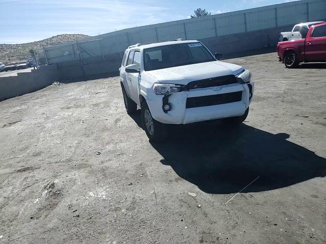 2017 Toyota 4Runner Sr5/Sr5 Premium VIN: JTEBU5JR6H5439429 Lot: 55551114