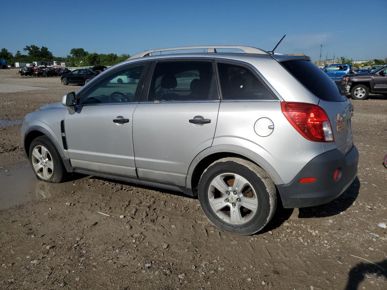 2014 Chevrolet Captiva - Image 2