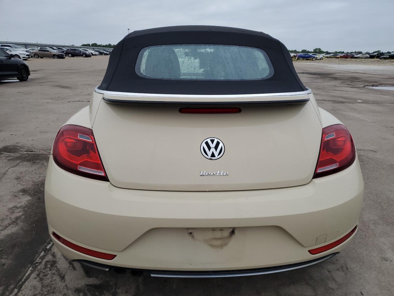 3VW5DAATXKM500415 2019 Volkswagen Beetle S