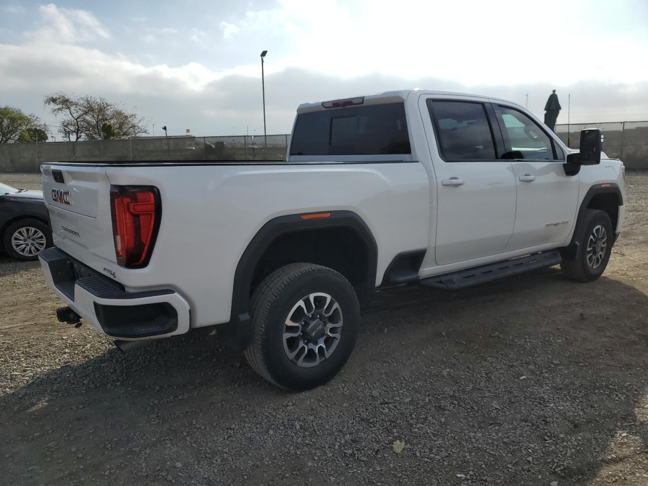 2022 GMC Sierra - Image 3