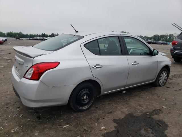  NISSAN VERSA 2017 Серебристый