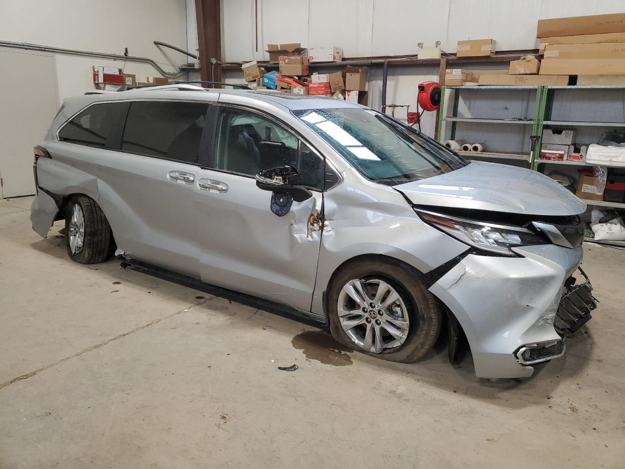 VIN 5TDZSKFC6RS127859 2024 TOYOTA SIENNA no.4