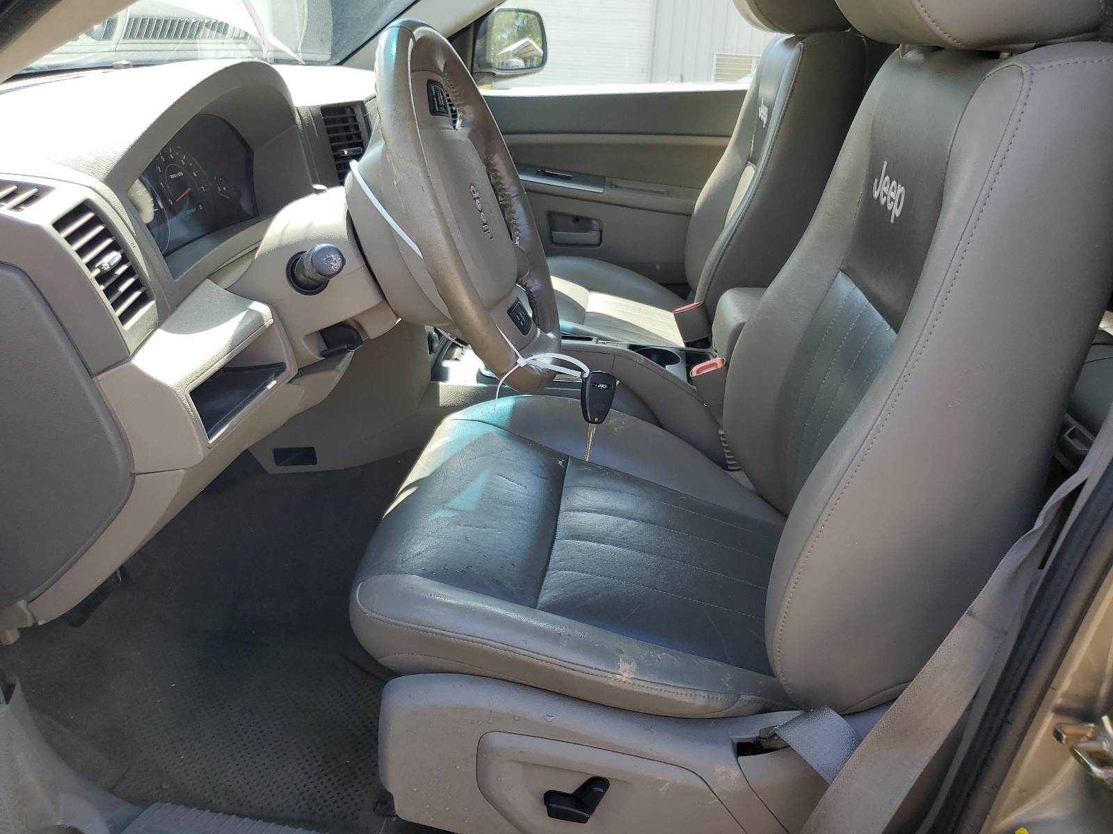 1J8GS48K15C648290 2005 Jeep Grand Cherokee Laredo