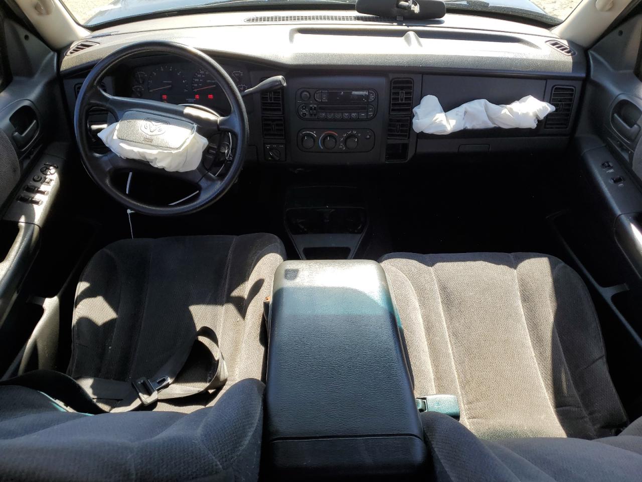 2004 Dodge Dakota - Image 8