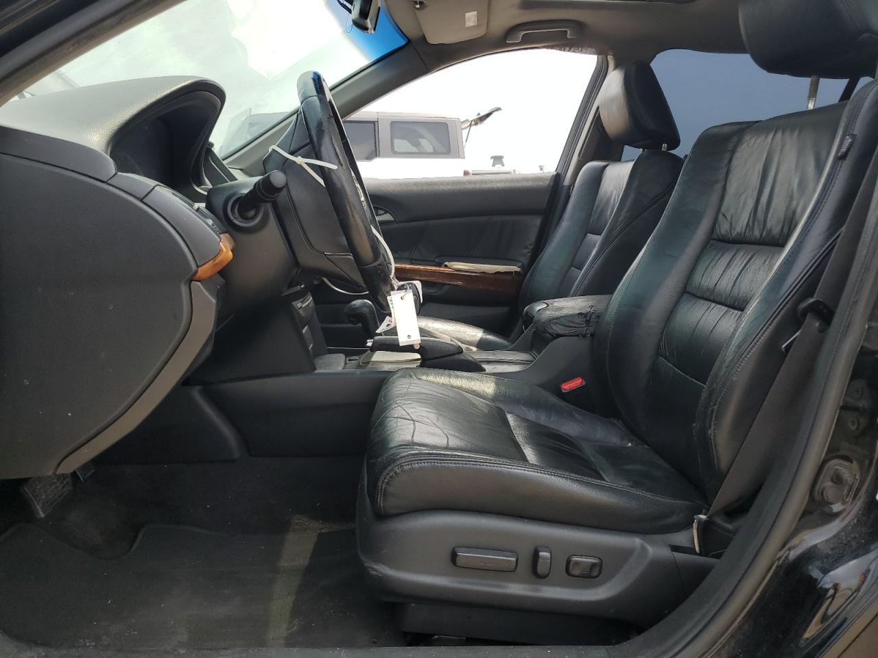 2011 Honda Accord Exl VIN: 1HGCP3F82BA002399 Lot: 53743204