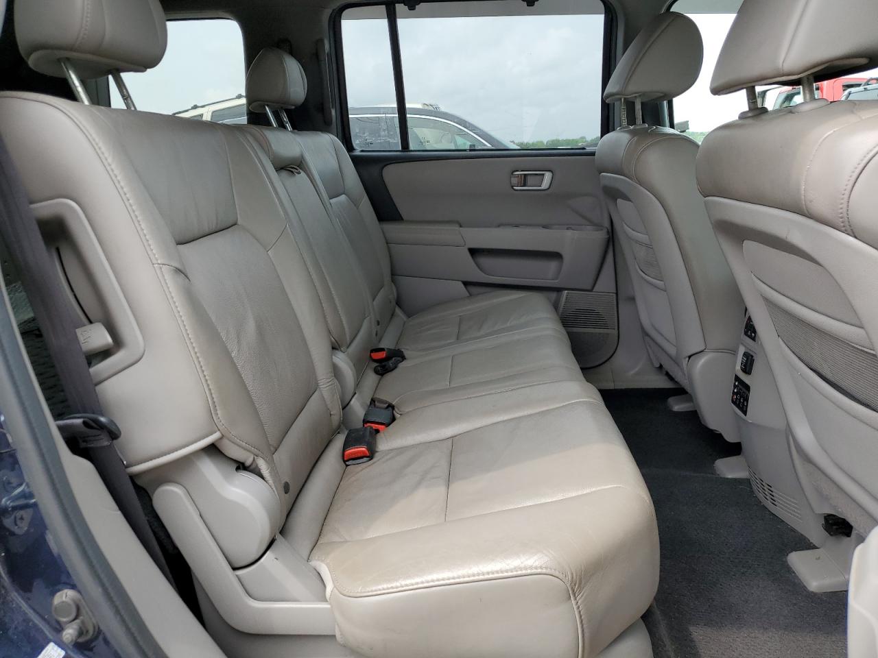 2010 Honda Pilot Touring VIN: 5FNYF4H93AB012691 Lot: 50882354