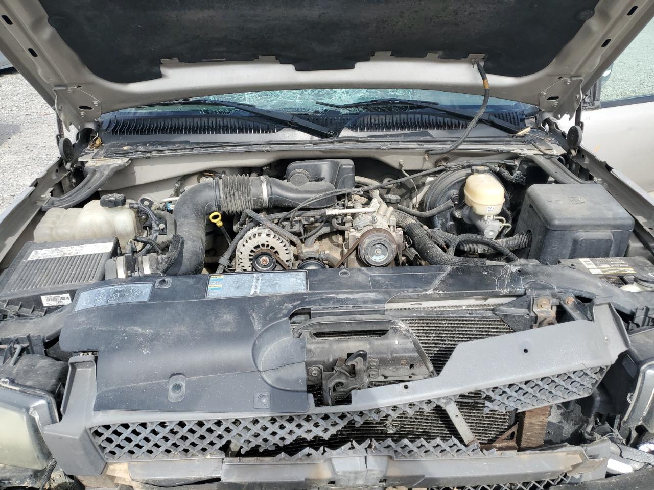 2005 Chevrolet Silverado - Image 11