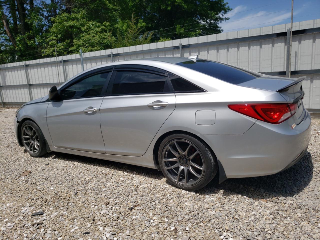 2013 Hyundai Sonata - Image 2