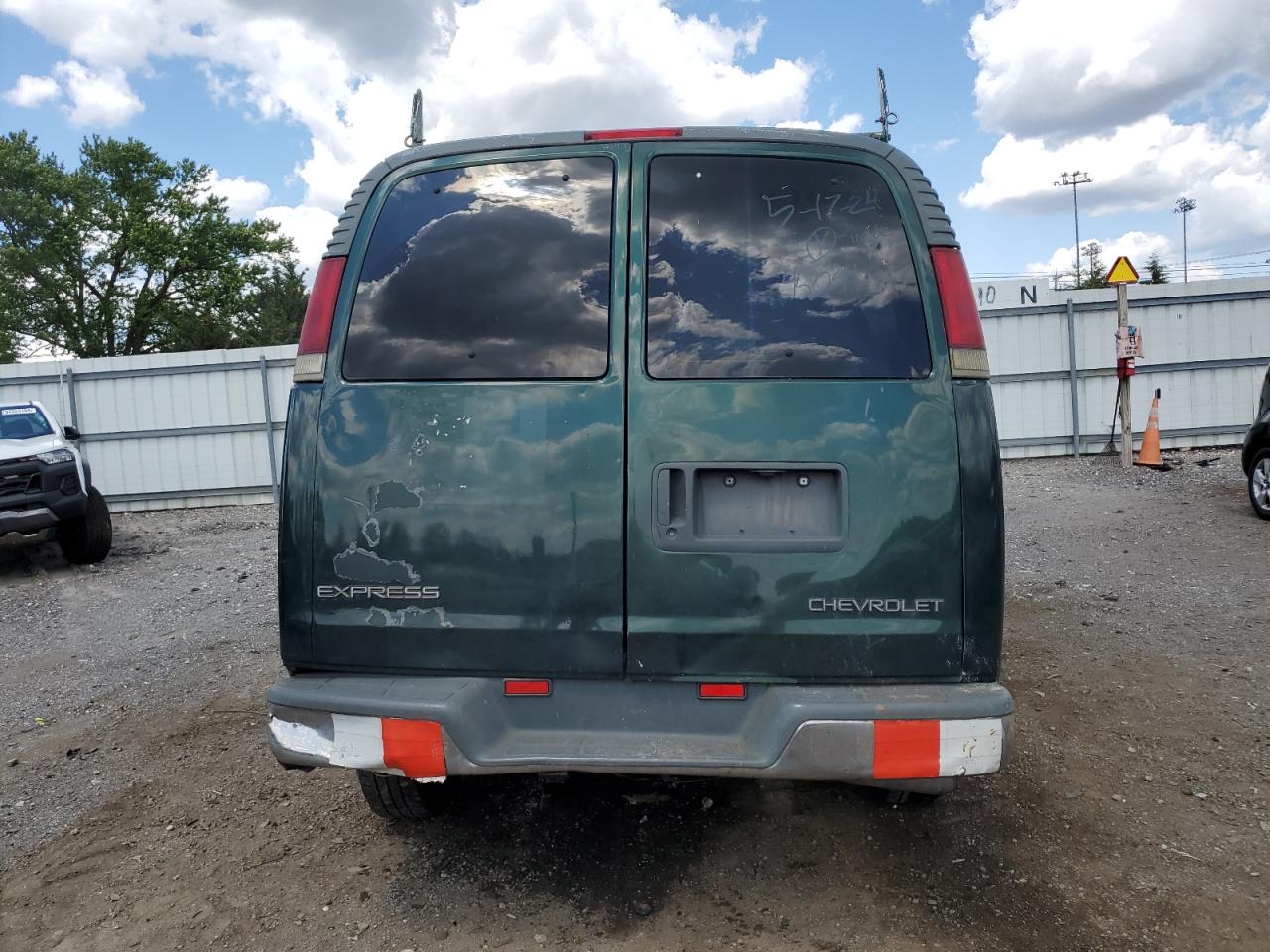 2001 Chevrolet Express G3500 VIN: 1GAHG39R611243320 Lot: 56493284