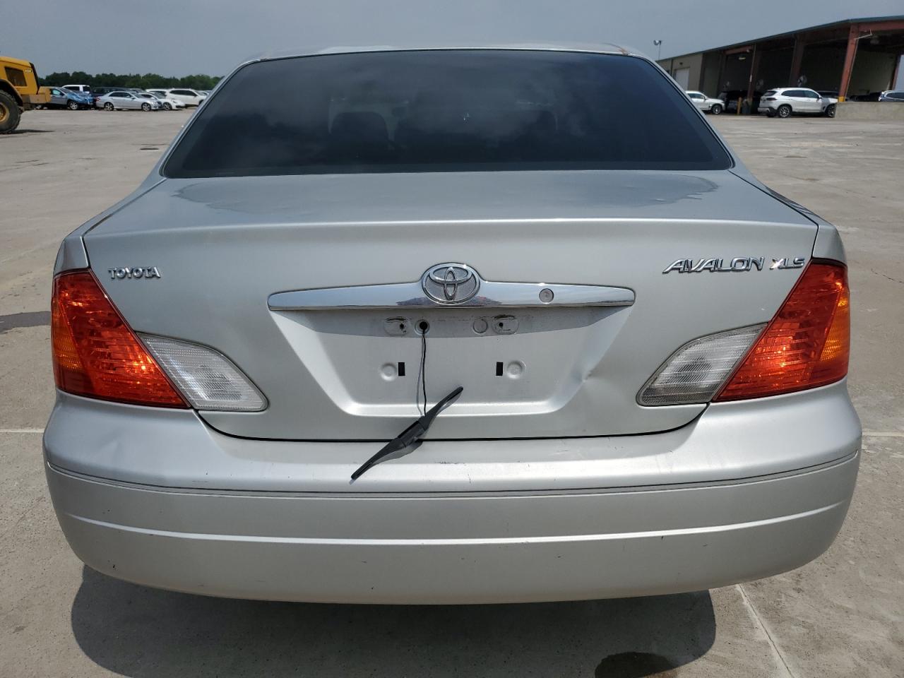 4T1BF28B62U261682 2002 Toyota Avalon Xl