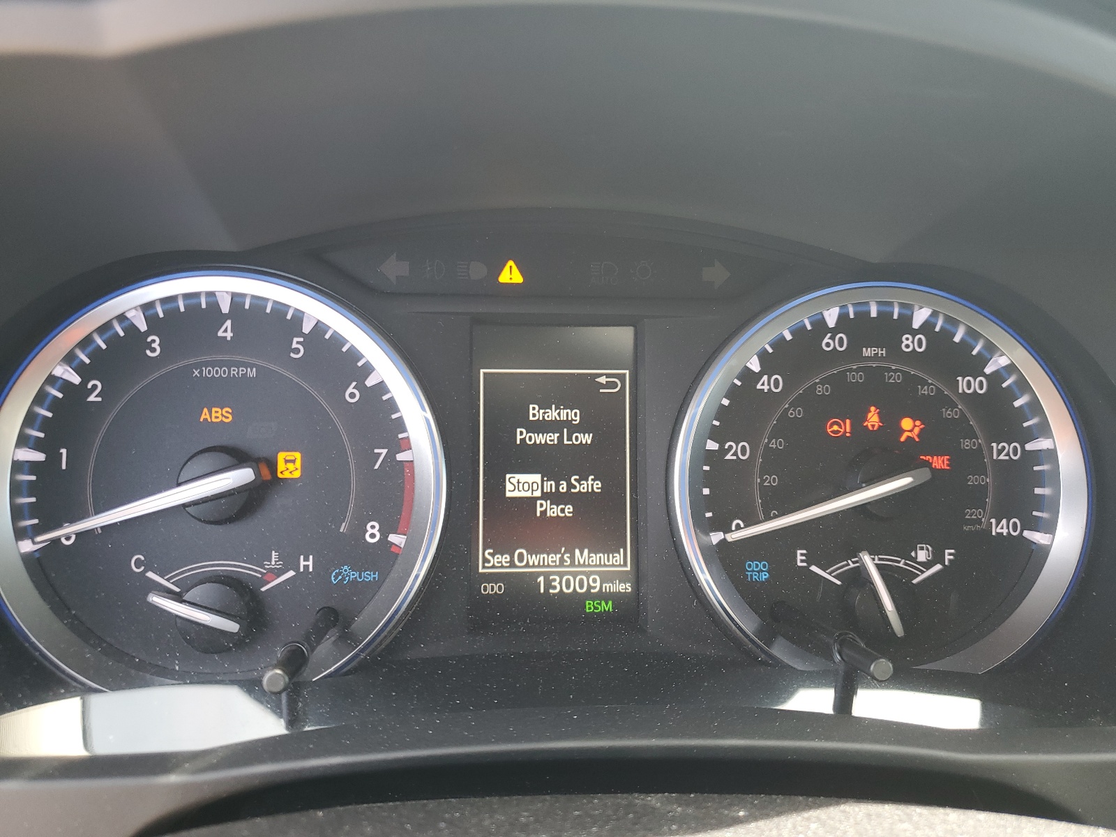 5TDJZRFH6KS628463 2019 Toyota Highlander Se