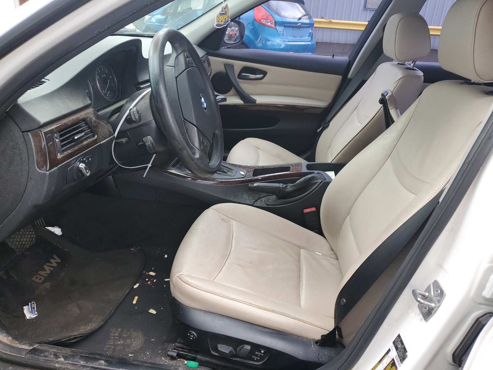 WBAPK7C5XAA462521 2010 BMW 328 Xi