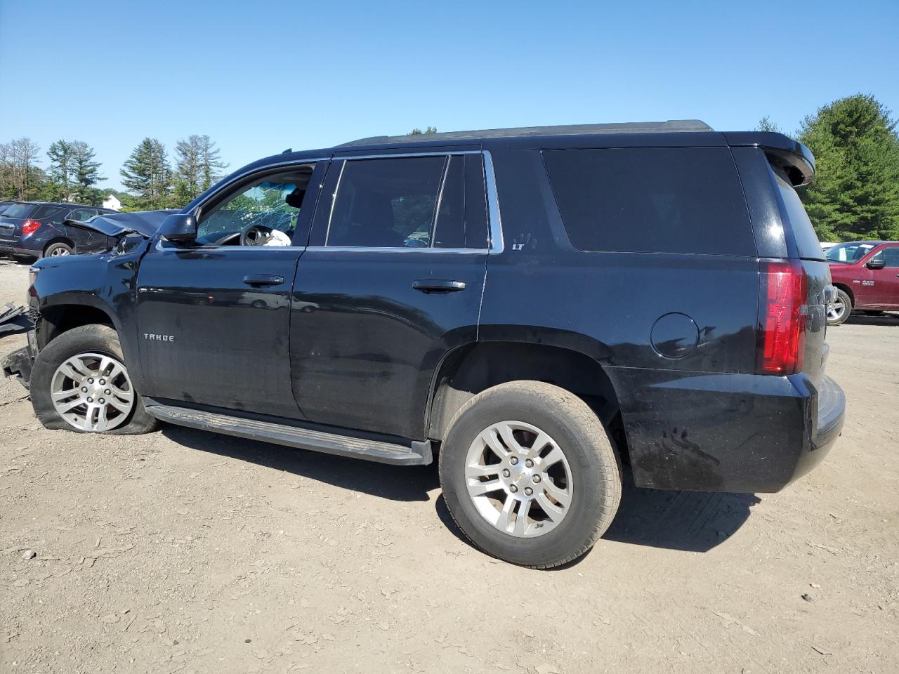 1GNSKBKC5KR334665 2019 CHEVROLET TAHOE - Image 2