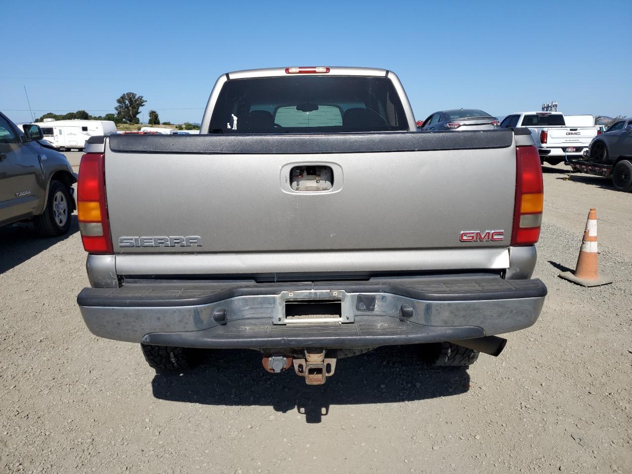 2003 GMC Sierra K2500 Heavy Duty VIN: 1GTHK29U93E263402 Lot: 56921764