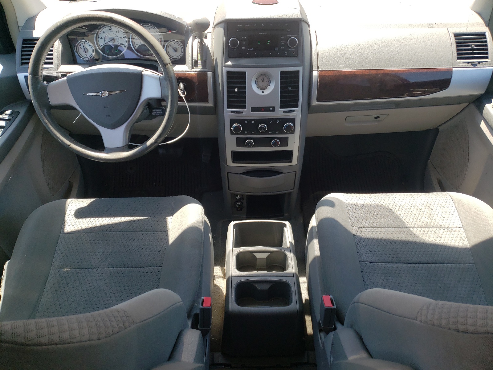 2A4RR5D19AR319637 2010 Chrysler Town & Country Touring