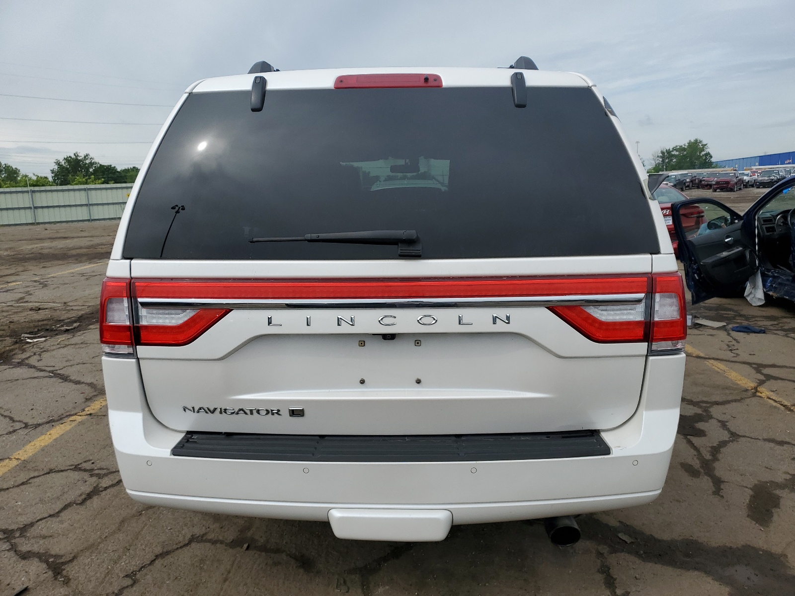 5LMJJ3JT0HEL05744 2017 Lincoln Navigator L Select