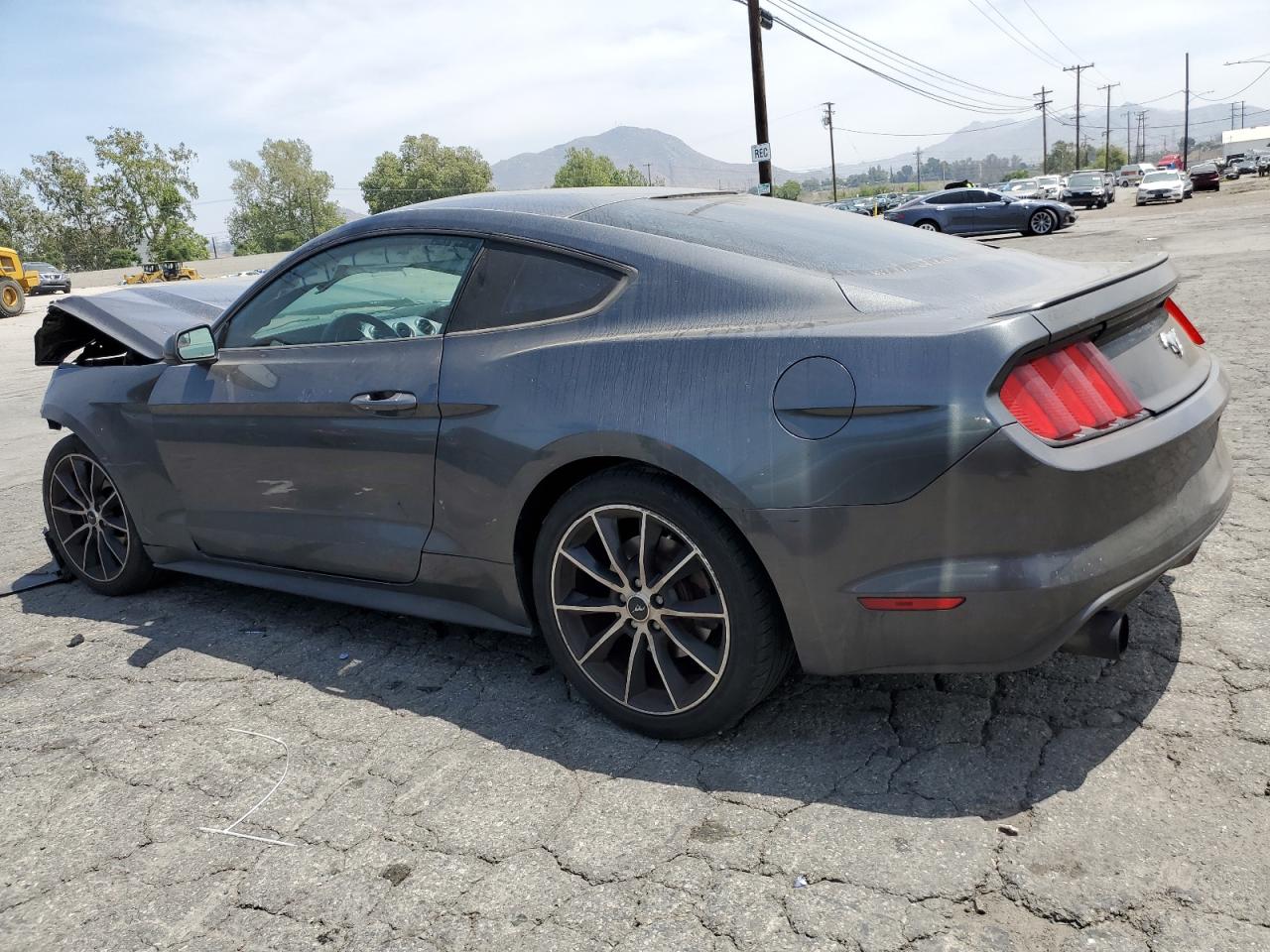 1FA6P8TH5G5306829 2016 FORD MUSTANG - Image 2