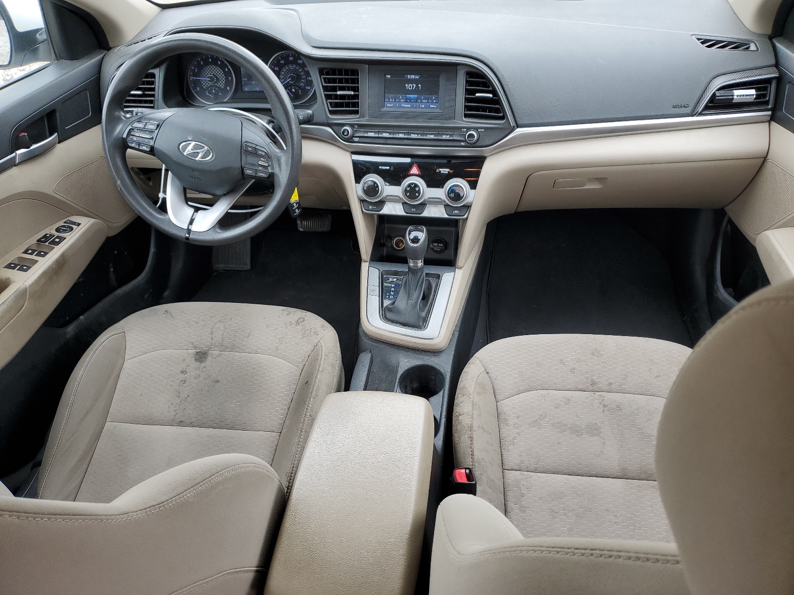 5NPD74LF2KH485798 2019 Hyundai Elantra Se