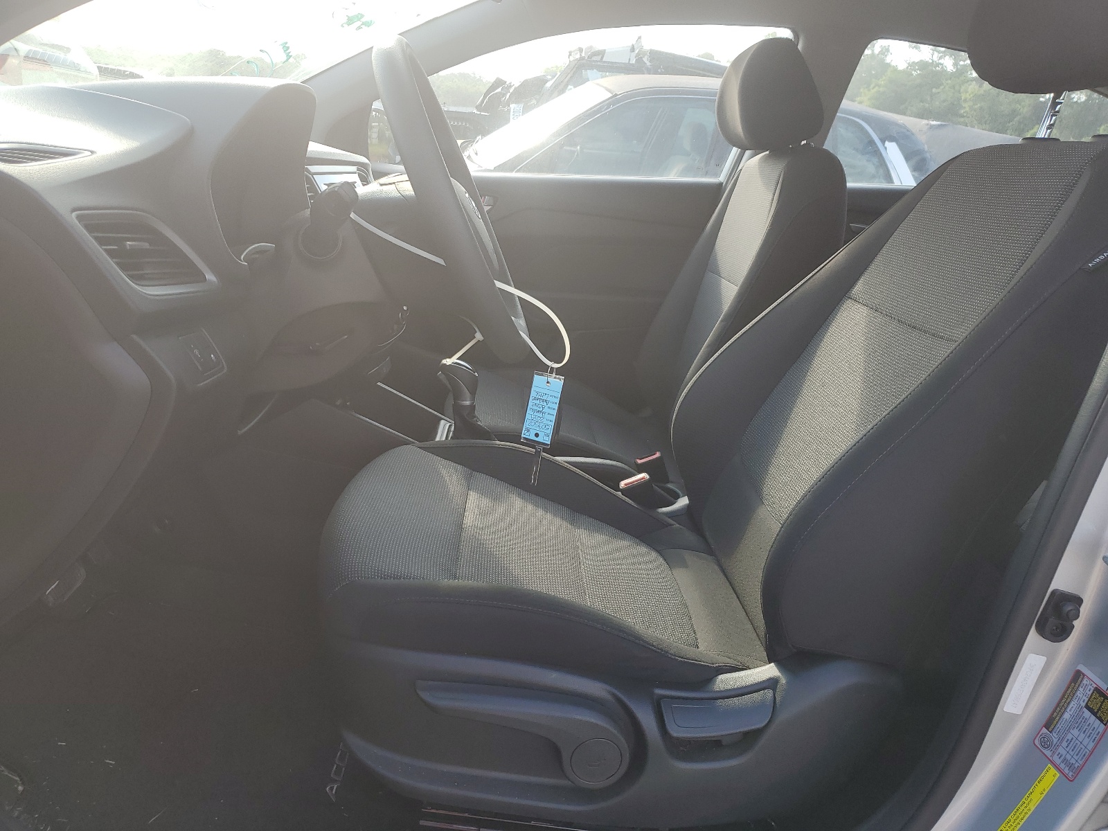 3KPC24A34KE058047 2019 Hyundai Accent Se