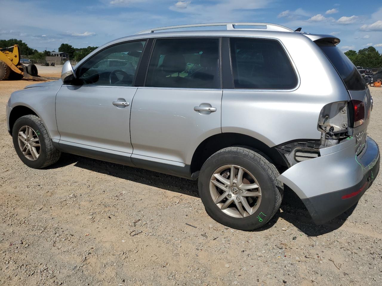 2009 Volkswagen Touareg - Image 2