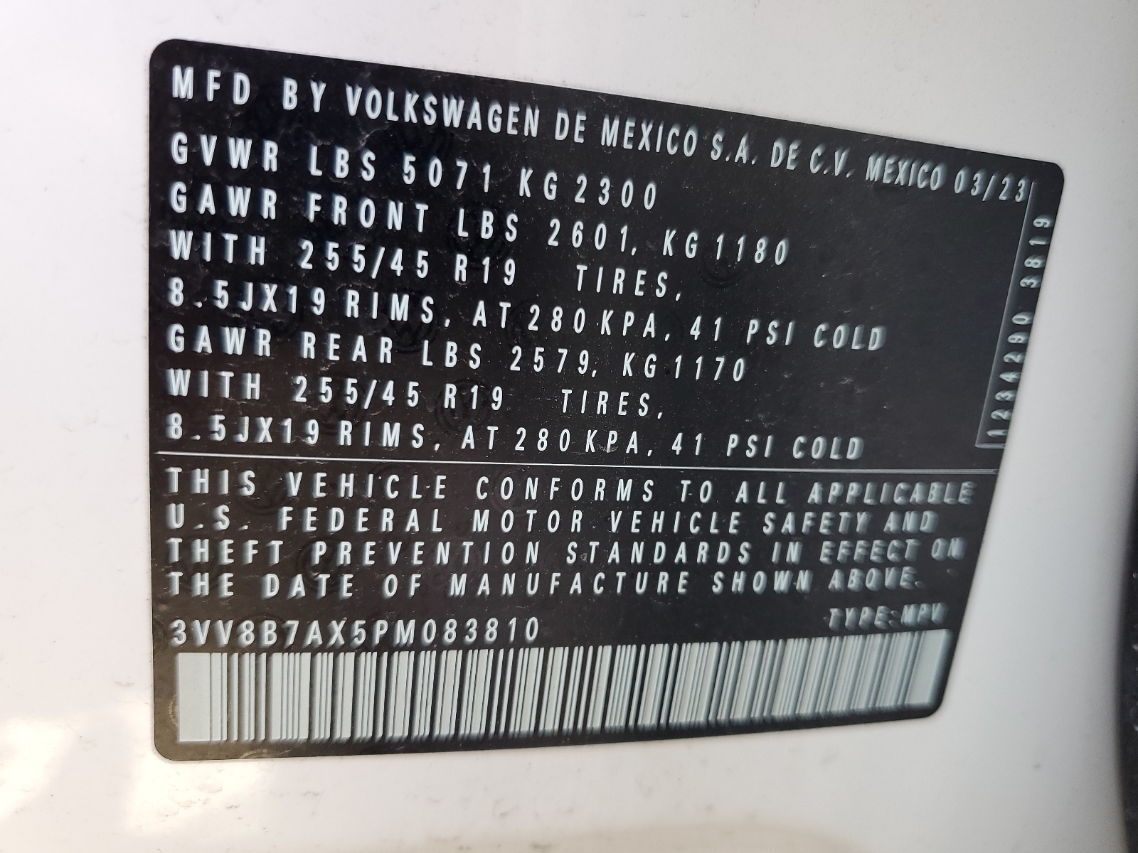 3VV8B7AX5PM083810 2023 Volkswagen Tiguan Se R-Line Black