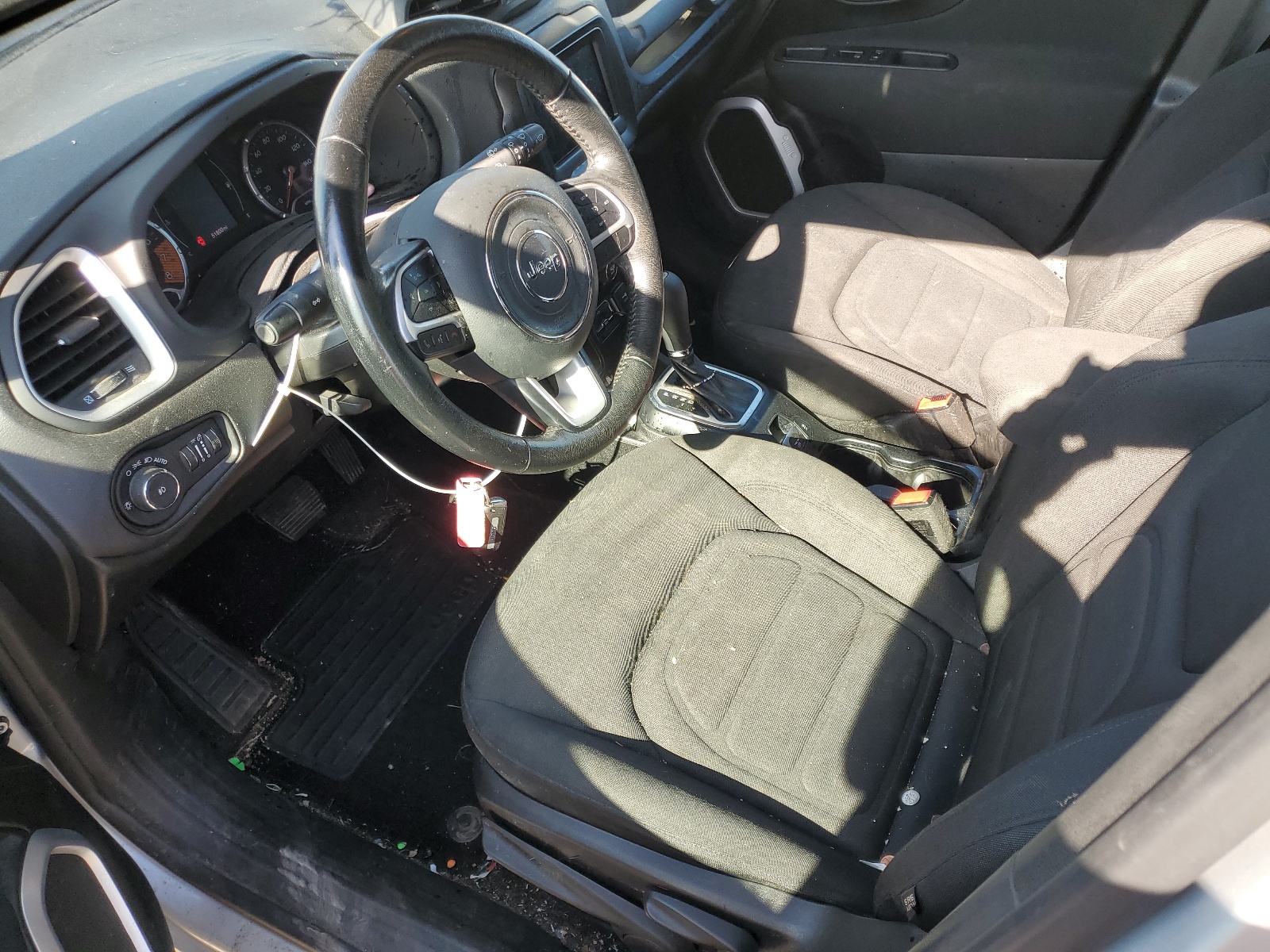 ZACNJABB6KPK24648 2019 Jeep Renegade Latitude