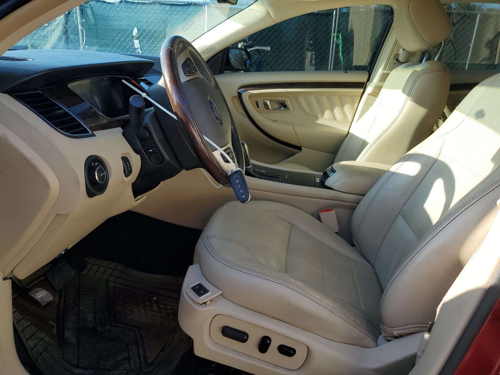 1FAHP2F80FG144371 2015 Ford Taurus Limited