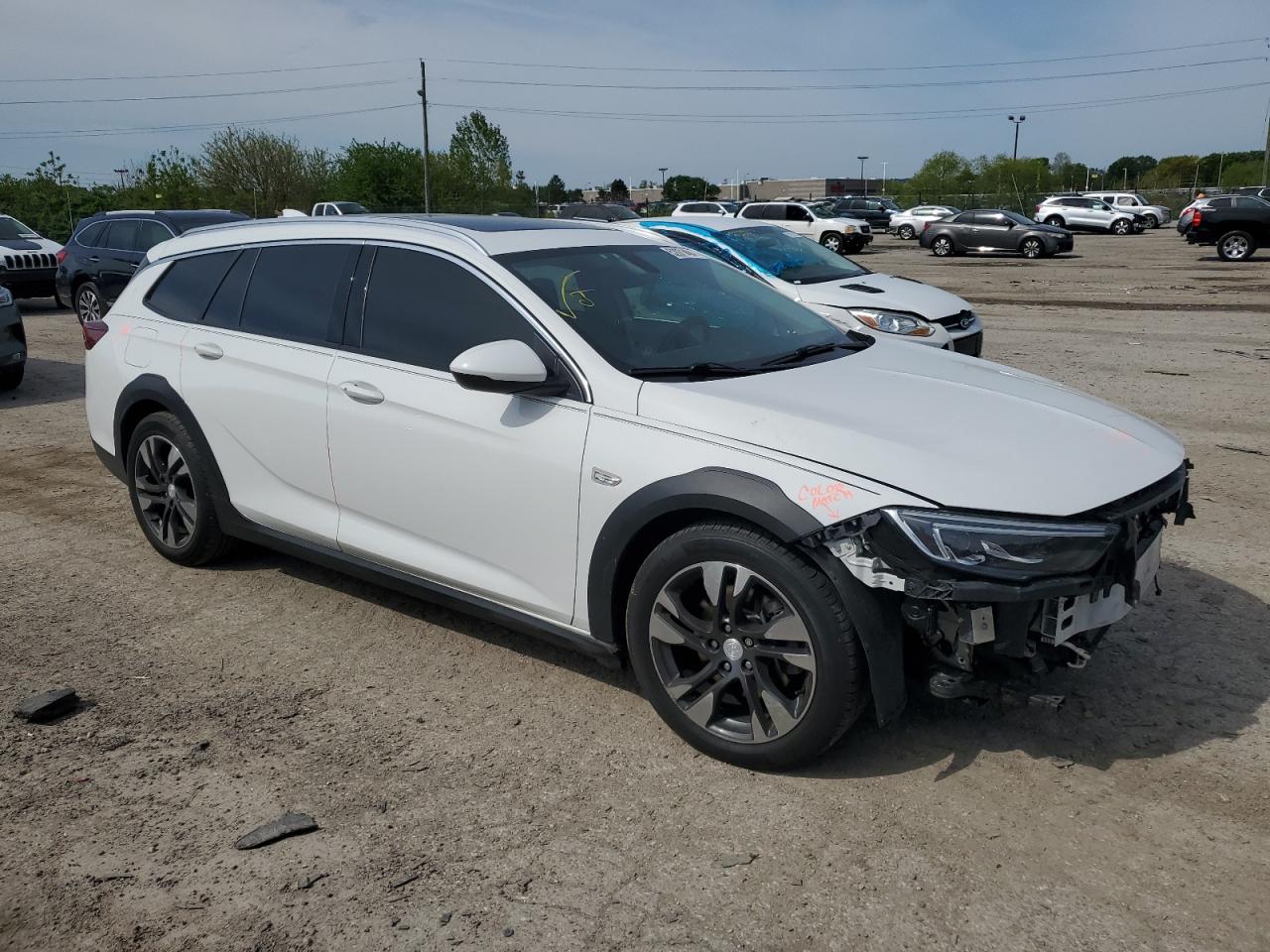 2018 Buick Regal Tourx Essence VIN: W04GV8SX8J1174199 Lot: 52871484