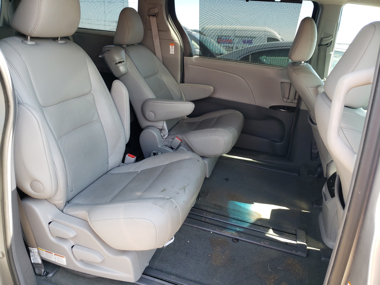 5TDYZ3DC3HS873345 2017 Toyota Sienna Xle