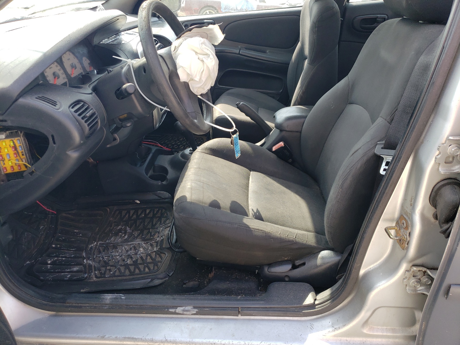 1B3ES56CX4D587757 2004 Dodge Neon Sxt