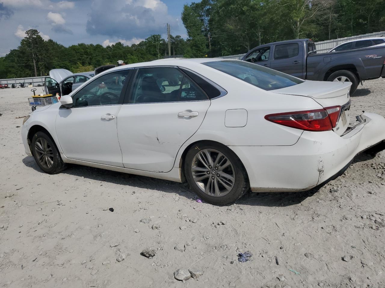 4T1BF1FK0GU221103 2016 TOYOTA CAMRY - Image 2