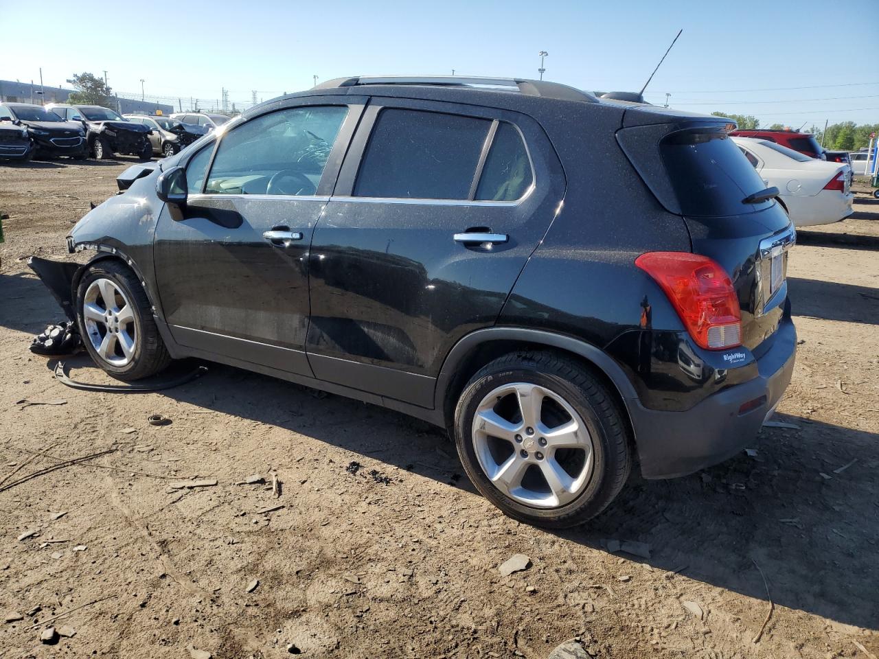 VIN 3GNCJNSB3FL217227 2015 CHEVROLET TRAX no.2