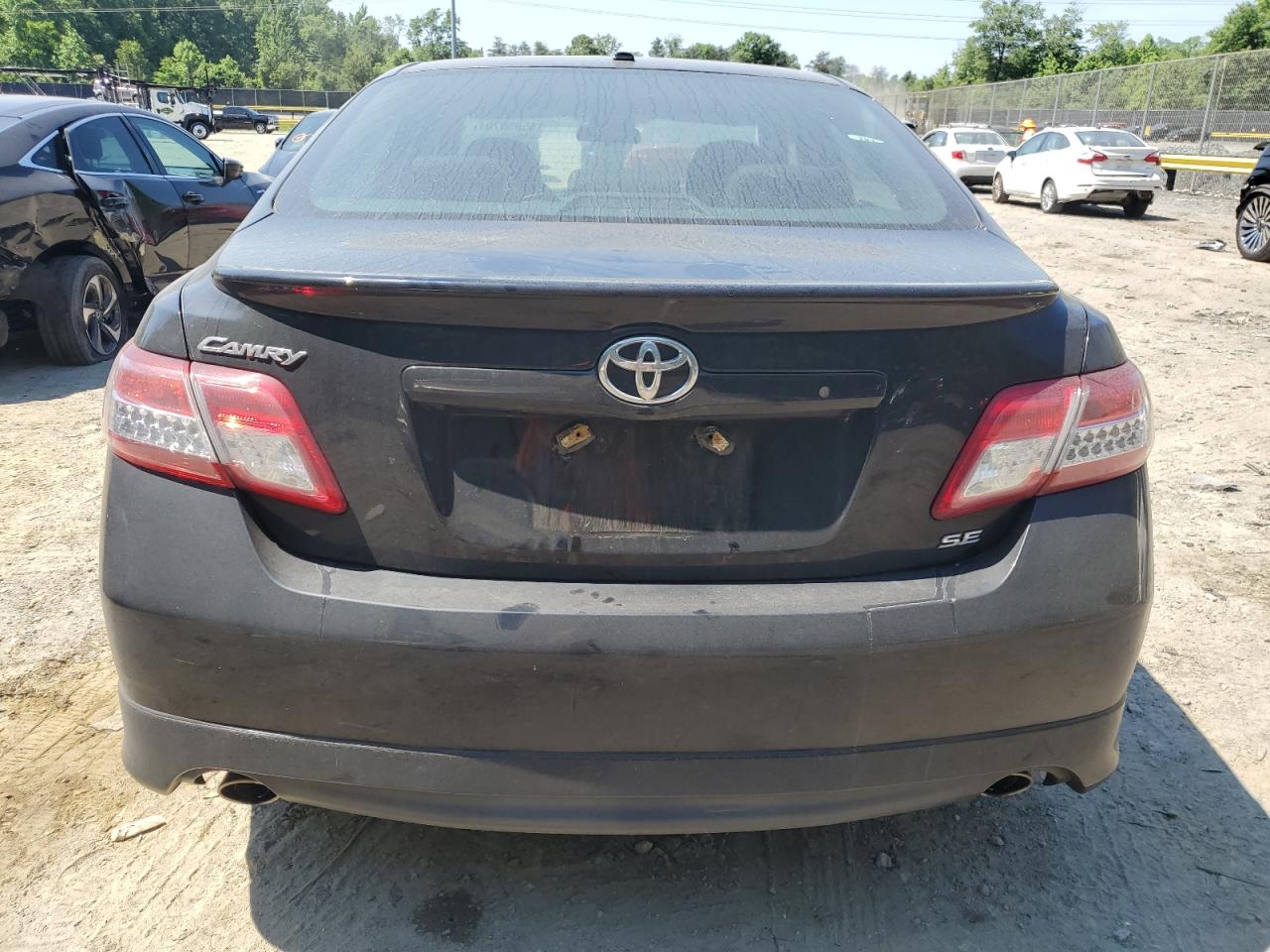 4T1BF3EKXBU135660 2011 Toyota Camry Base