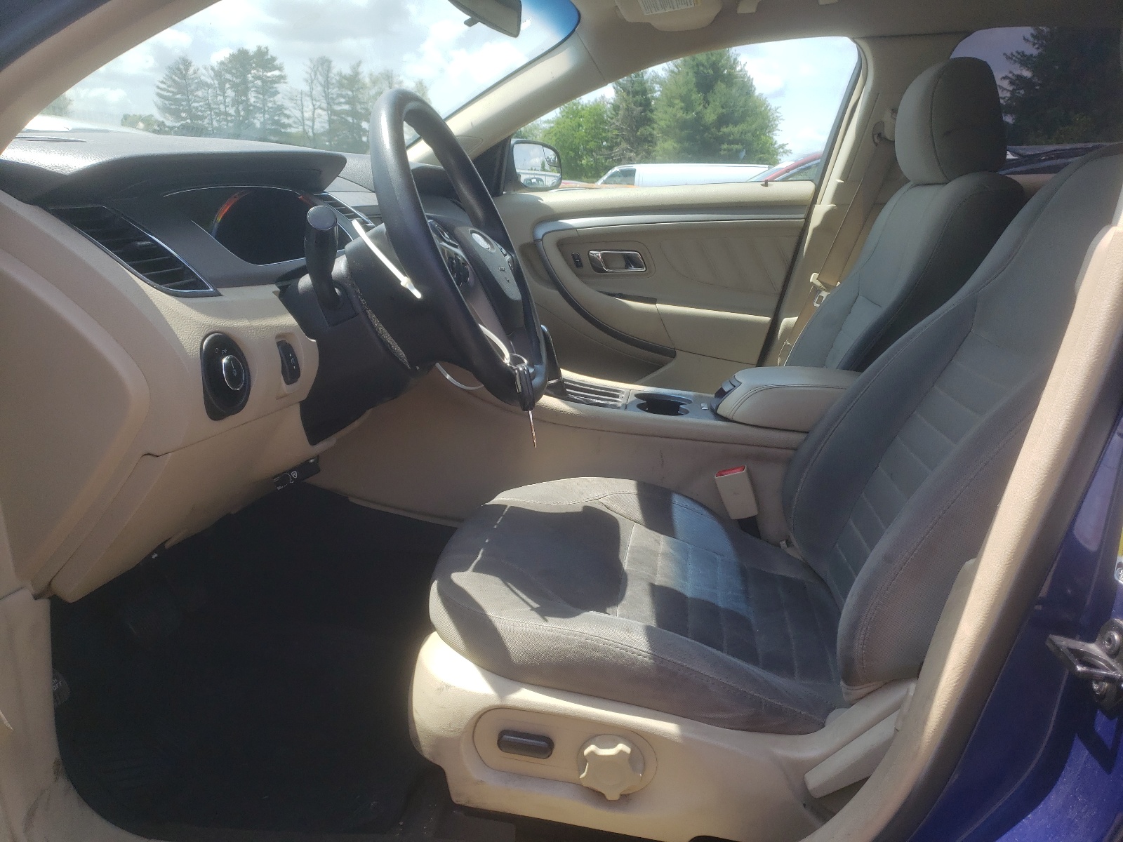 1FAHP2D8XFG166767 2015 Ford Taurus Se