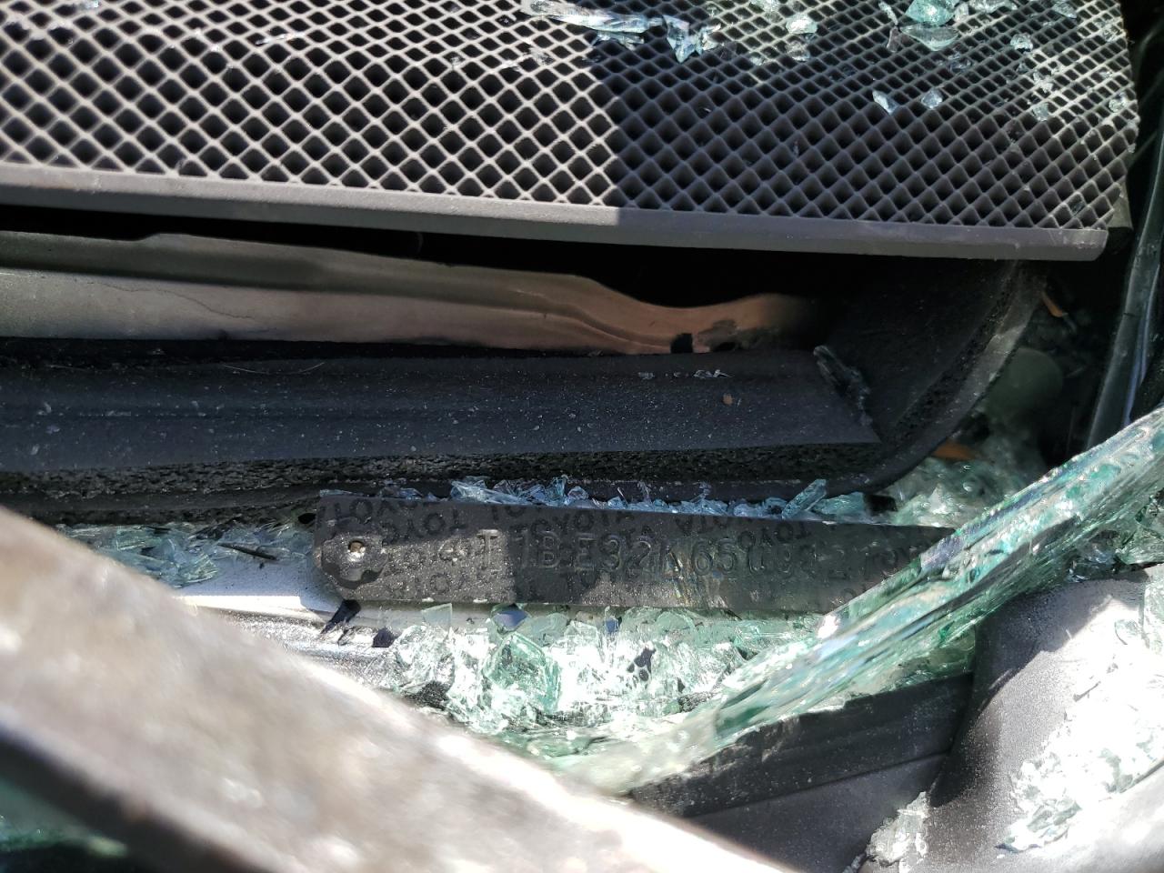 2005 Toyota Camry Le VIN: 4T1BE32K65U942138 Lot: 54143594