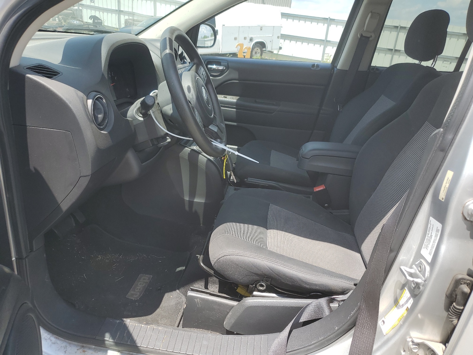 1C4NJCBA6CD677075 2012 Jeep Compass Sport