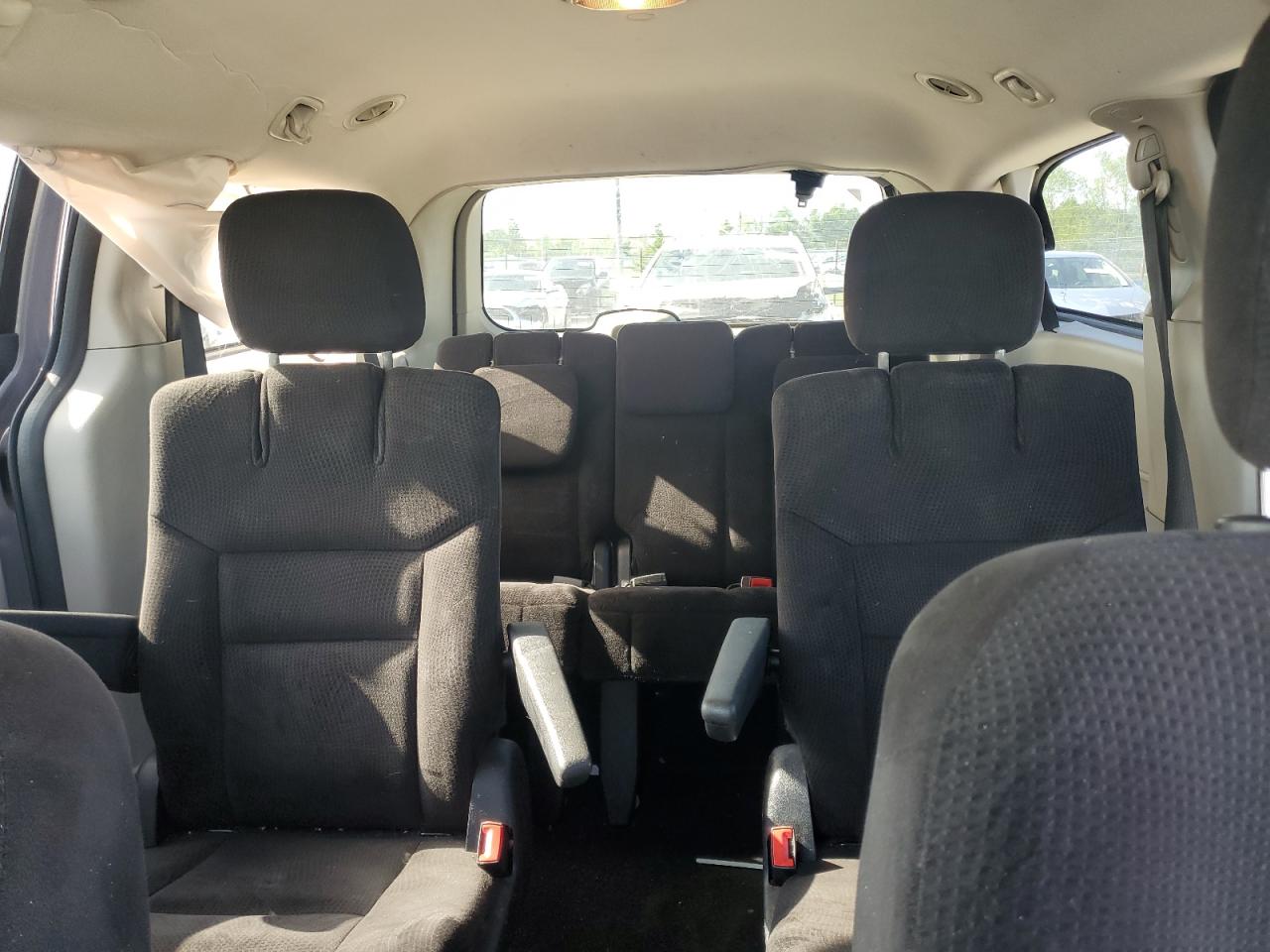 2014 Dodge Caravan - Image 10