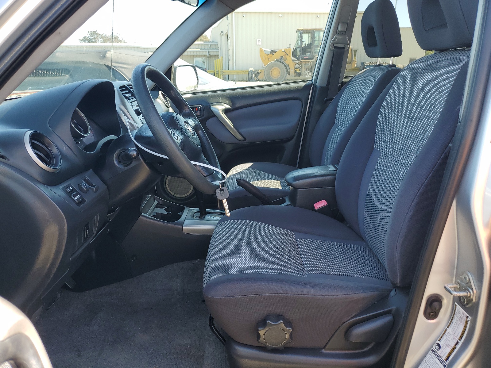 JTEHD20V246003477 2004 Toyota Rav4