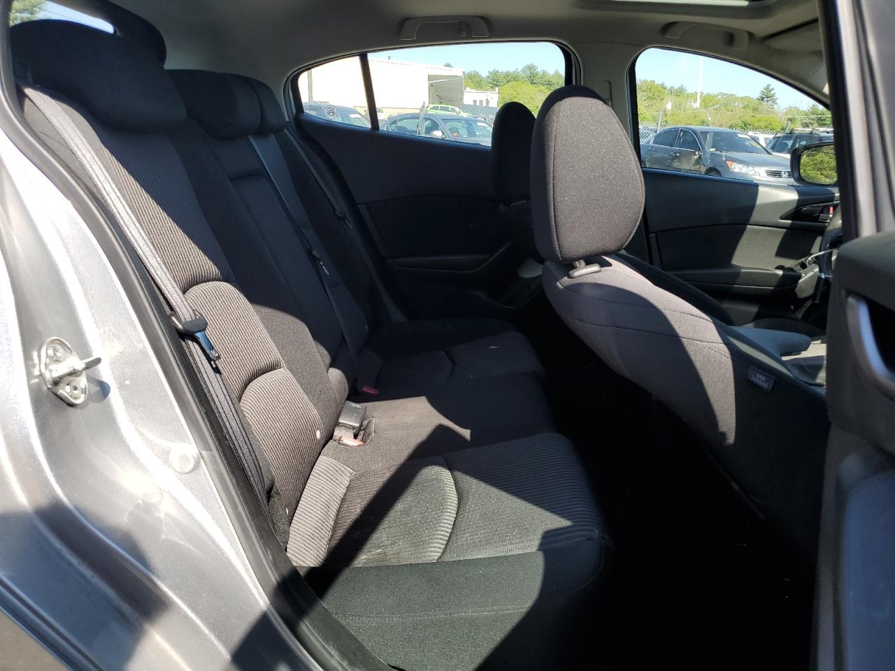 2014 Mazda 3 - Image 10