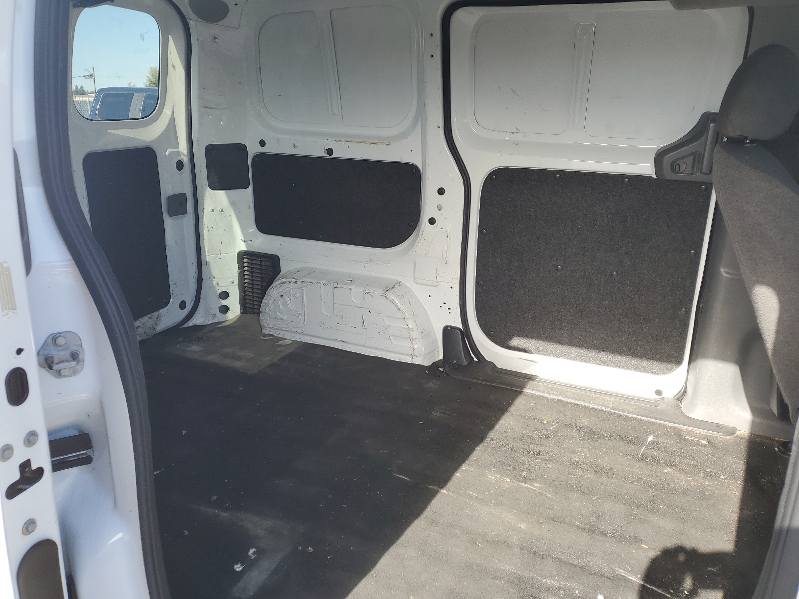 3N6CM0KN5FK732679 2015 Nissan Nv200 2.5S