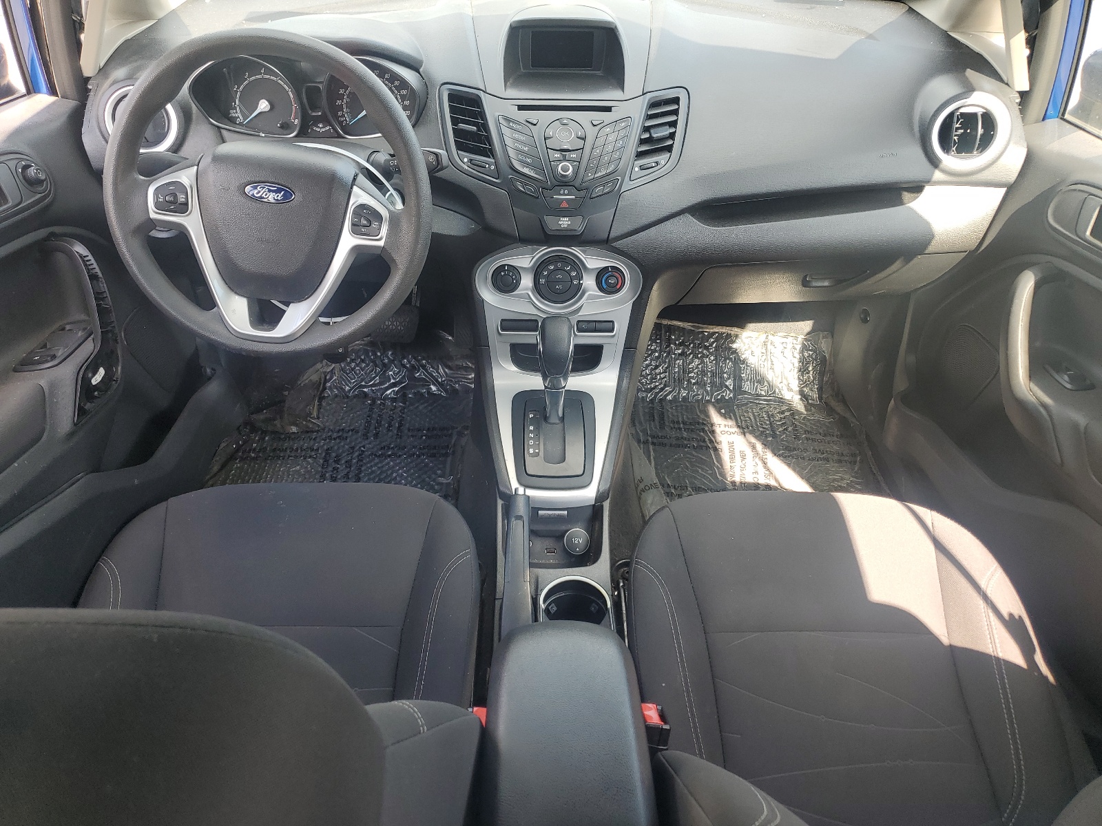 3FADP4BJ1JM129928 2018 Ford Fiesta Se