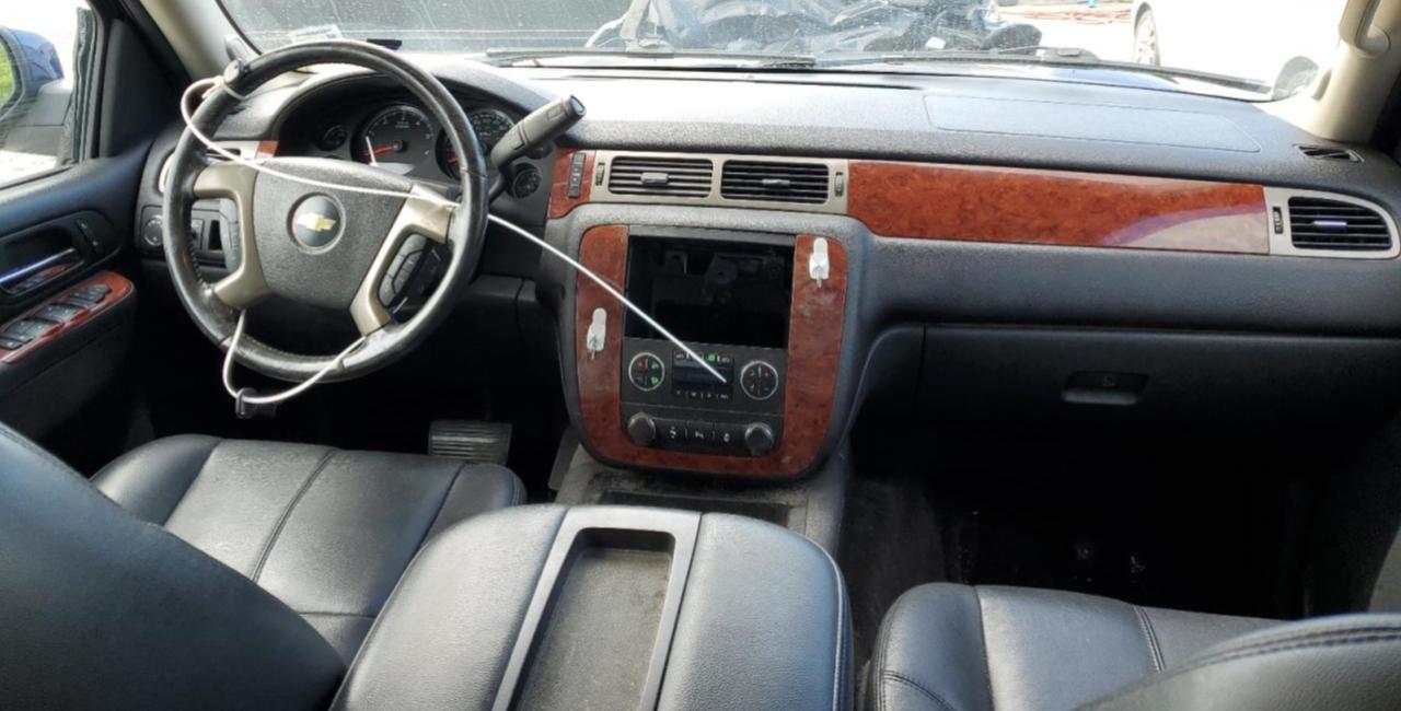 2013 Chevrolet Avalanche - Image 8